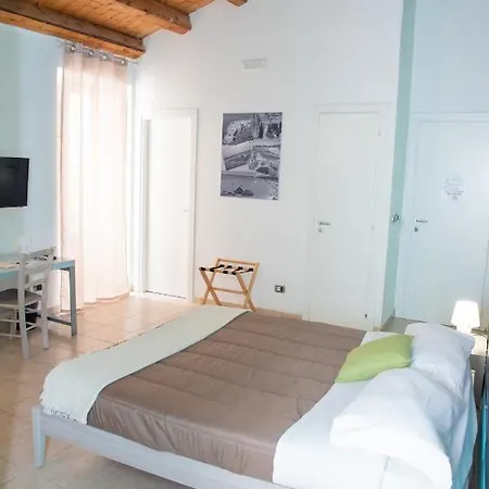 Vicolo Iv B&B *