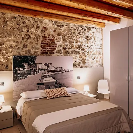 Vicolo Iv B&B *